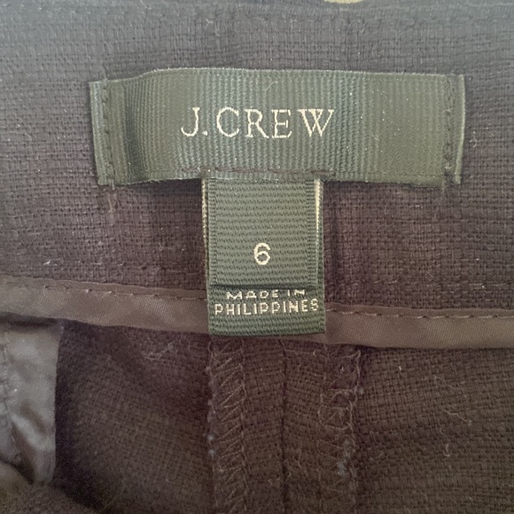 J.Crew scallop edge shorts. Size 6. - Picture 2 of 2